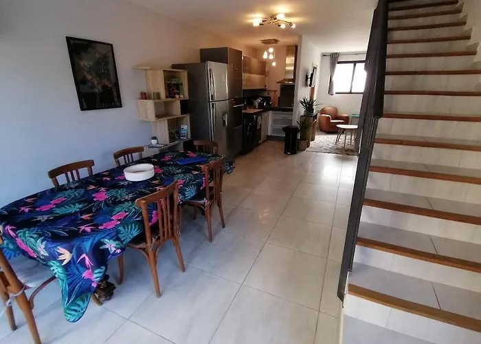 公寓 T3 Independant De 62 M2, Place De Parking Prive, Au Calme Et Central, Avec Jardinet Et Balcon *
